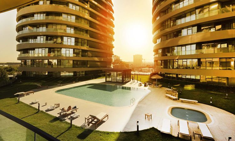 Selenium Ataköy Residences - Pool Area